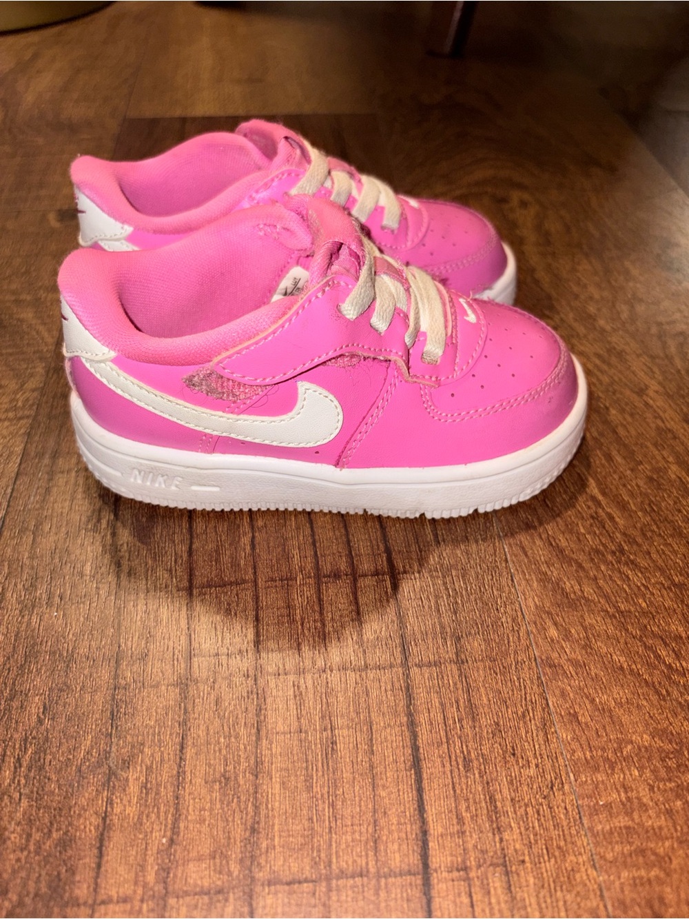 Nike Kids Pink and White Low-Top Sneakers